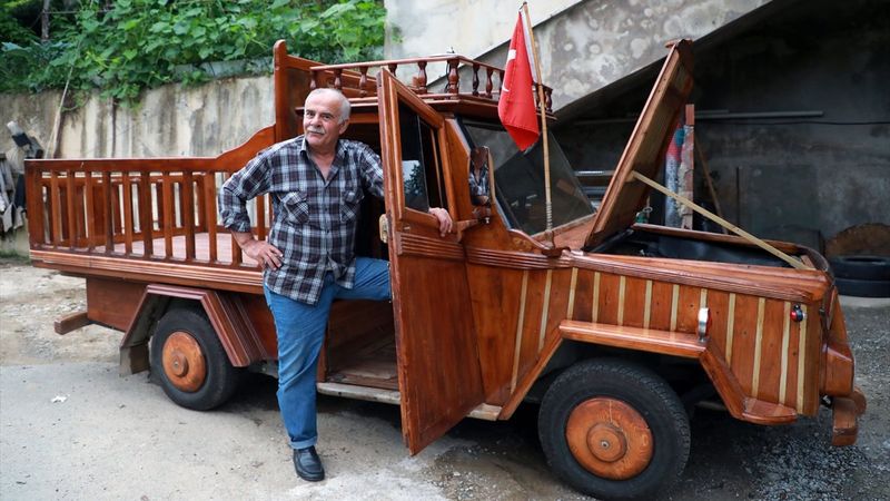 Rize'de 1988 model otomobilini kamyonete çevirdi