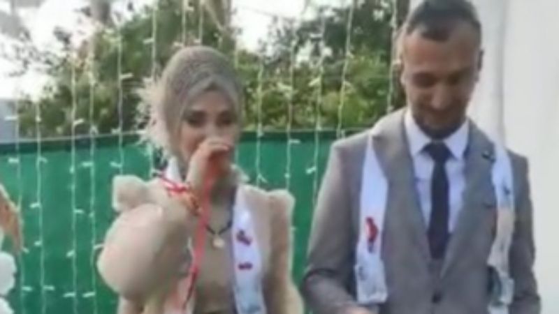 Kocaeli'de nişan pastası devrilen gelin ağladı