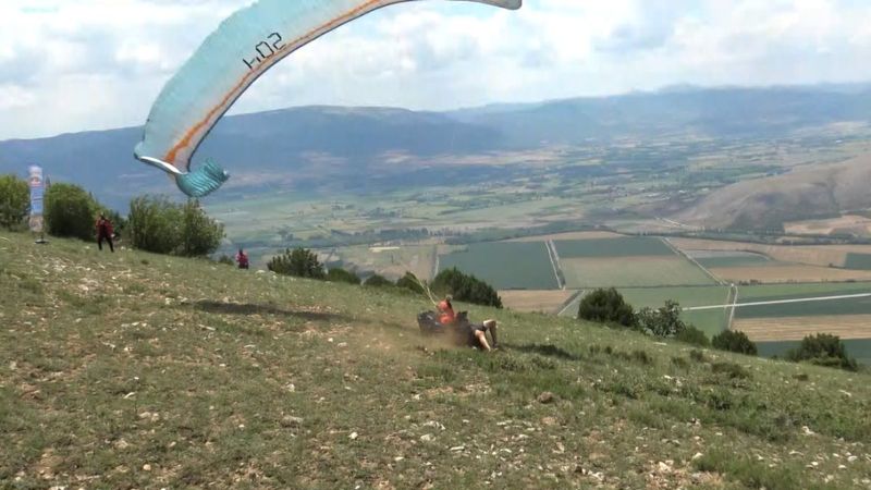 Tokat'ta paraşüt kazası: Kolunu kırdı