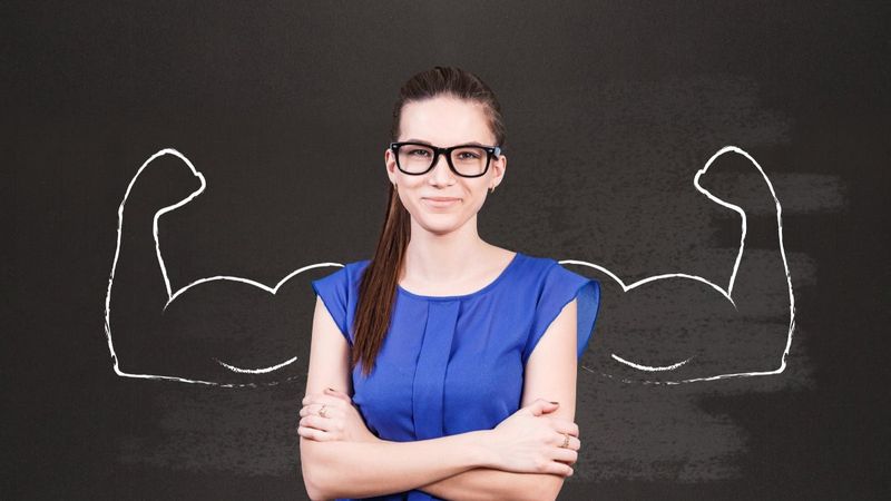 Özgüvenli görünmek için beden dilinizi kullanmanın 8 yolu