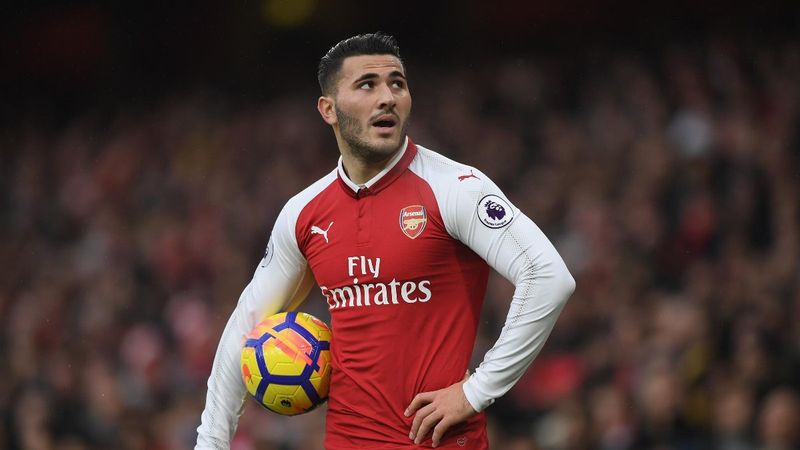 İspanyol basını: Mesut Özil, Kolasinac'ı Fenerbahçe'ye getiriyor