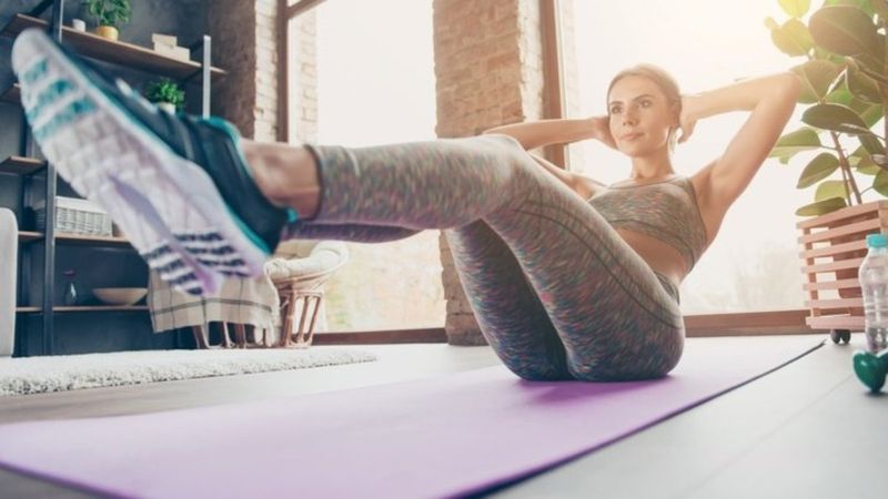 Bacaklardaki dolaşımı iyileştirmek için 5 kolay egzersiz