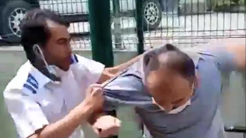 İzmit'te otobüs şoförü, yolcuyu darbetti