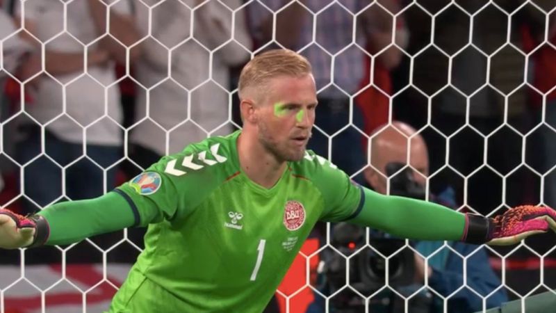UEFA, Kasper'e tutulan lazer için soruşturma başlattı