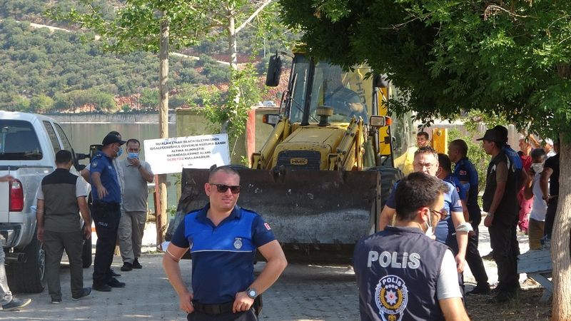 Kaş'ta kıyıyı işgal eden işletmeye yıkım kararı