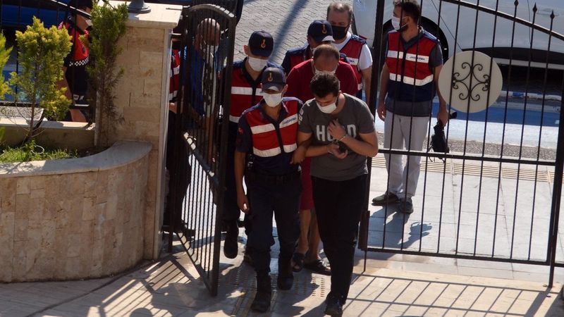 Muğla merkezli 3 ilde göçmen kaçakçılarına operasyon