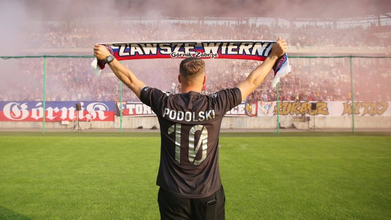 Polonya'da, Podolski'ye coşkulu karşılama