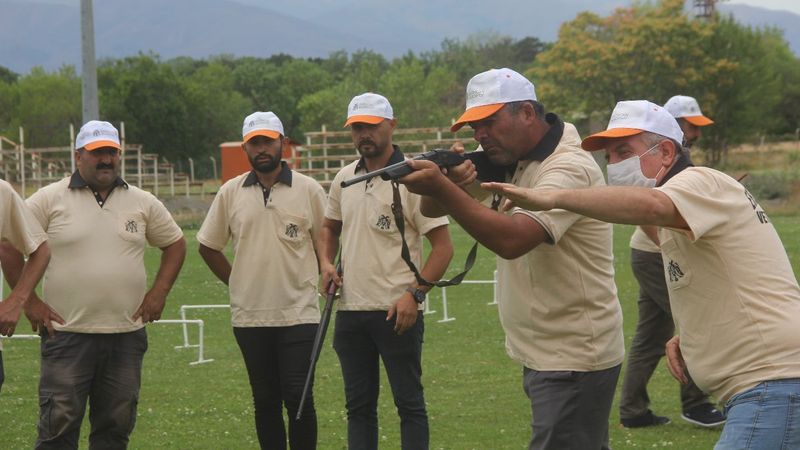 Erzincan'da 'kurban yakalama timi' antrenmanlara başladı