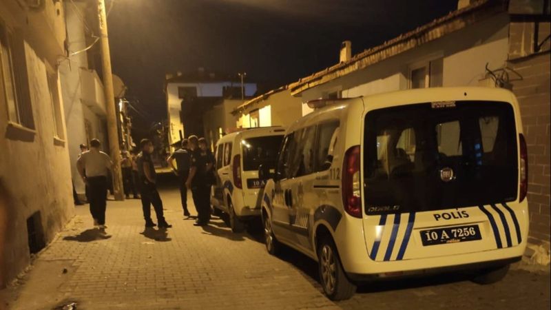 Balıkesir'de husumetlilerinin düğününü basıp, rastgele ateş açtı