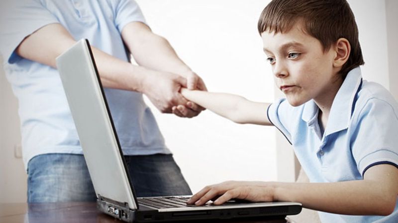 Çocuklarda yoğun ekran kullanımı uykuyu bozuyor