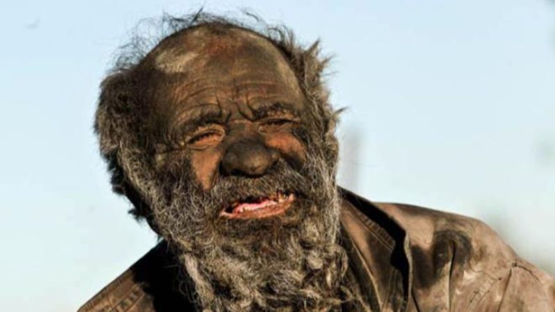 İran'da yaşayan Amoo Hadji, 65 yıldır yıkanmıyor