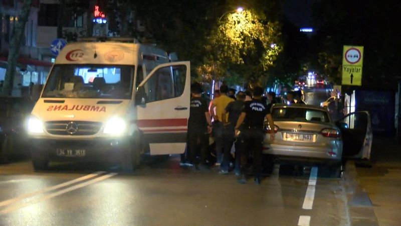 Bağcılar'da karşıya geçen çocuğa otomobil çarptı