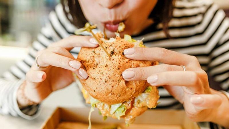 Hızlı yemek yemenin neden olduğu sorunlar