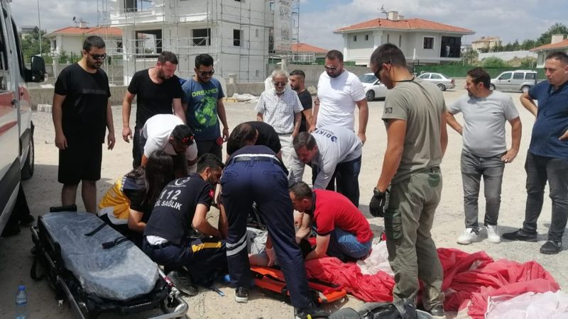 Kayseri'de paraşüt yere çakıldı: 2 yaralı