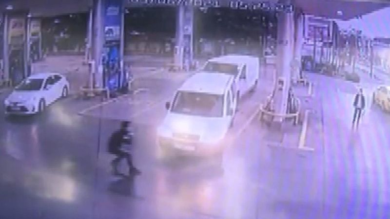 Üsküdar'da çatışmada arada kalan pompacının vurulma anı