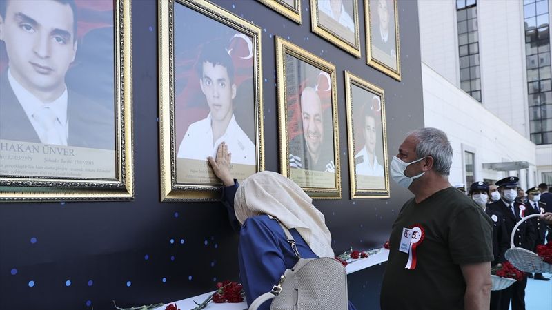 Darbecilerin vurduğu Ankara İl Emniyet Müdürlüğü'nde tören