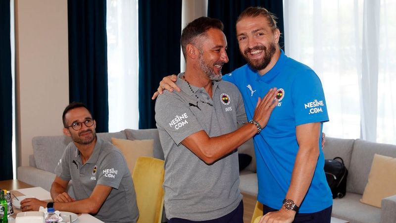 Fenerbahçe'de Caner Erkin takıma ağabeylik yapacak