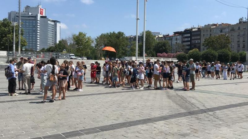 Taksim'de turist yoğunluğu