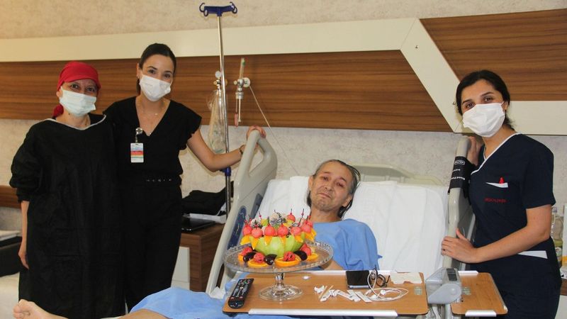 İzmir’de doğum gününde karaciğer nakli yapıldı