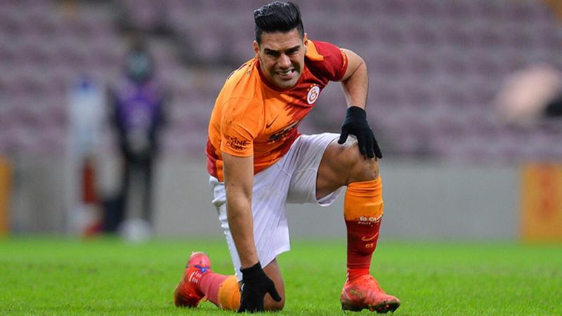 Galatasaray'da Radamel Falcao sakatlandı