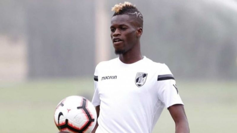 Fenerbahçe'de sağ bek hedefi: Falaye Sacko