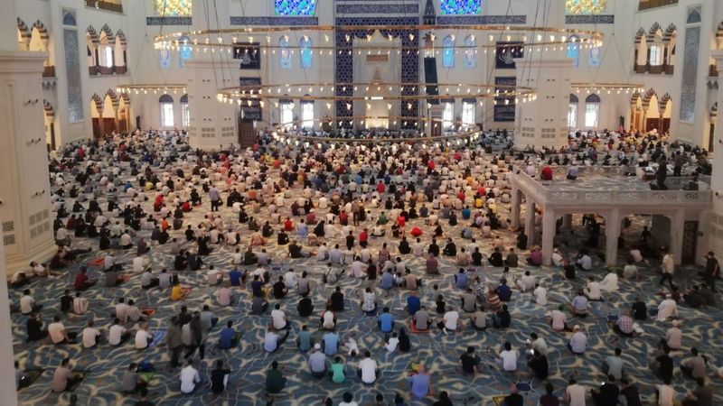 İstanbul'un camilerinde Kurban Bayramı coşkusu