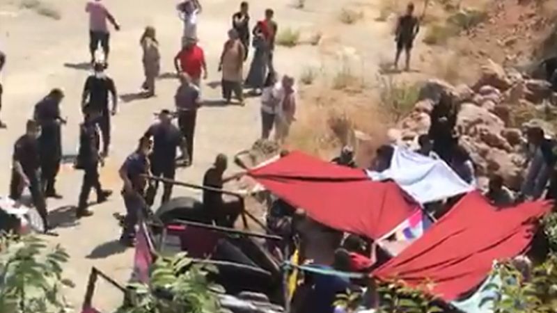 Antalya'da safari aracı şarampole yuvarlandı