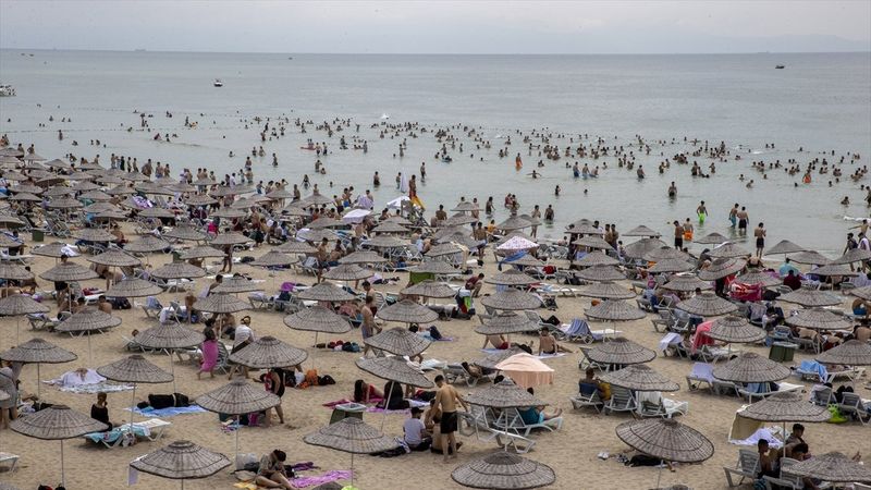 İstanbul'da bayramın ikinci günü Güneş Plajı doldu