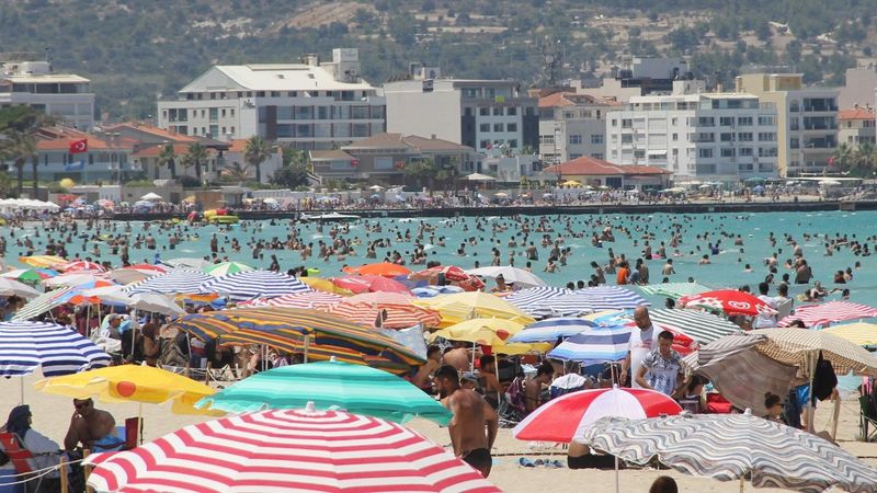 Tatil beldelerinin CHP'li başkanları yoğunluktan şikayetçi