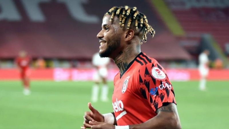 Beşiktaş'la anlaşan Rosier, İstanbul'a geliyor