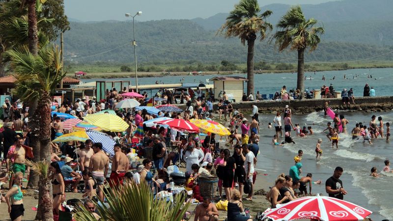 Muğla’da tatilci yoğunluğu koronavirüs vaka sayılarını yüzde yüz artırdı