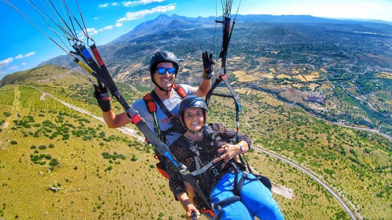 Kayseri'de 61 yaşında paraşütle uçtu