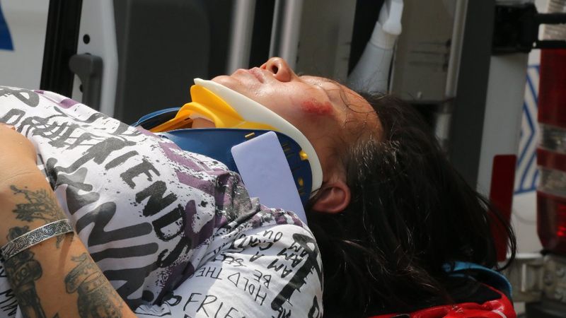 Antalya’da düşen kulaklığını almak isterken yere çakıldı