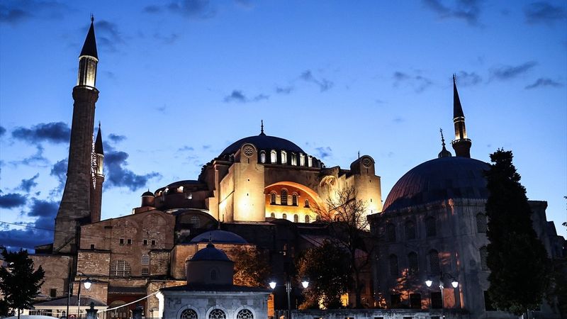Ayasofya Camii: Tarihi günün 1'inci yılı