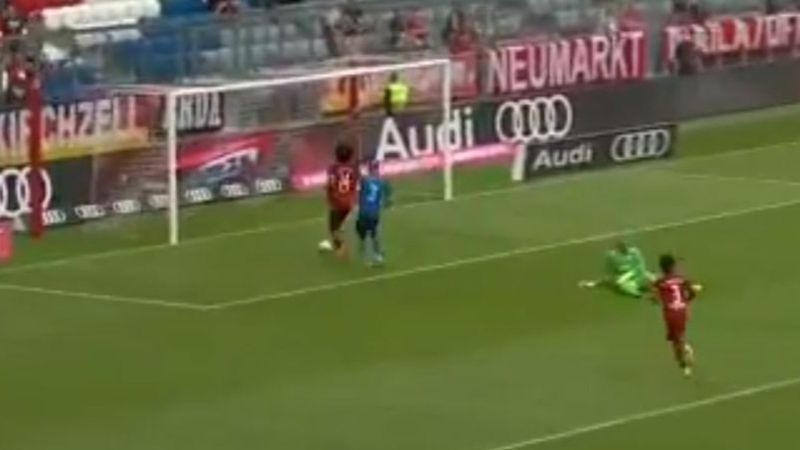 Joshua Zirkzee'nin kaçırdığı akılalmaz pozisyon