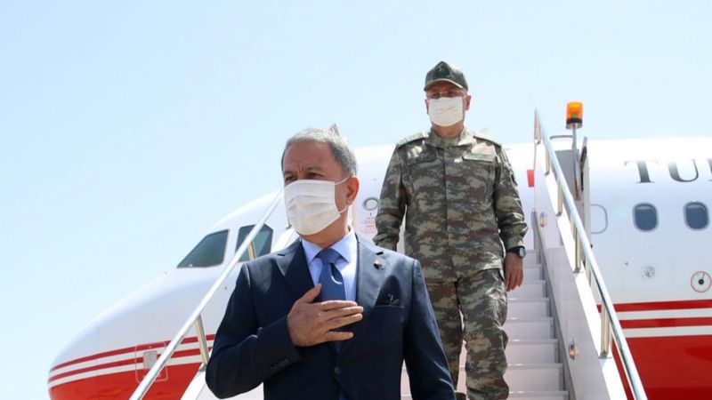 Hulusi Akar'ı taşıyan uçan acil iniş yaptı
