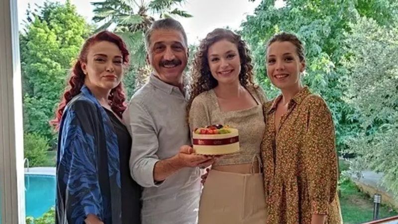 Serra Arıtürk'e sette doğum günü sürprizi