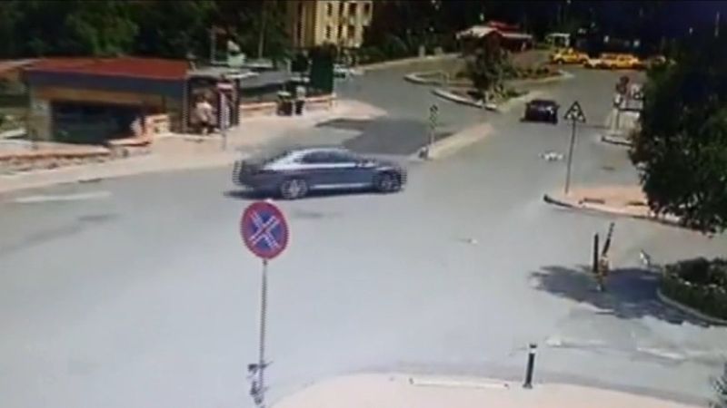 Sarıyer’de köpeği ezip yoluna devam etti