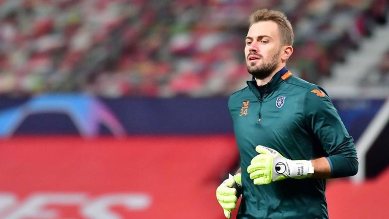 Galatasaray, Beşiktaş'ın istediği Mert Günok'la görüştü