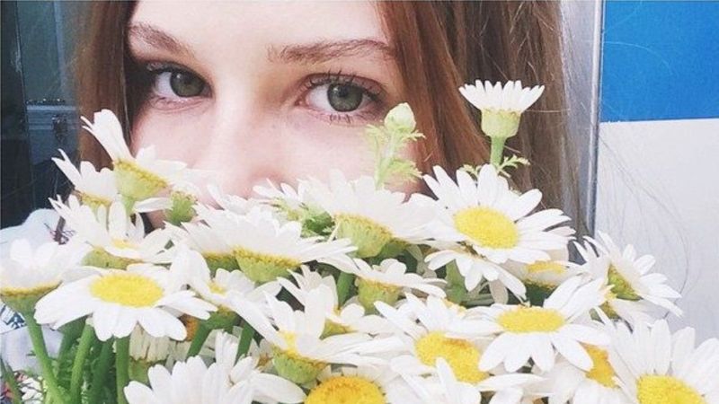 Gelin adayından dev jest! Alina Boz Sezen Aksu'ya bir kamyon dolusu çiçekle geldi...