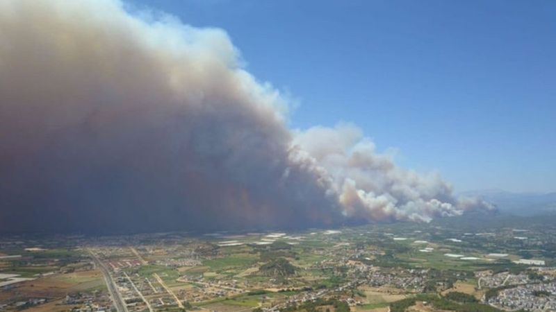 Manavgat'taki yangının boyutu havadan görüntülendi