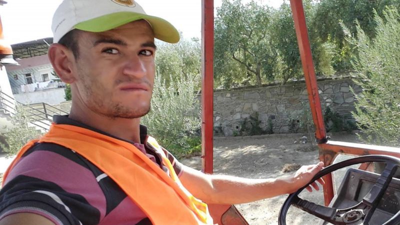 Aydın'daki sürücü, devrilen traktörün altında kalınca vefat etti