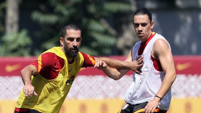 Galatasaray'da Taylan Antalyalı takımla çalıştı