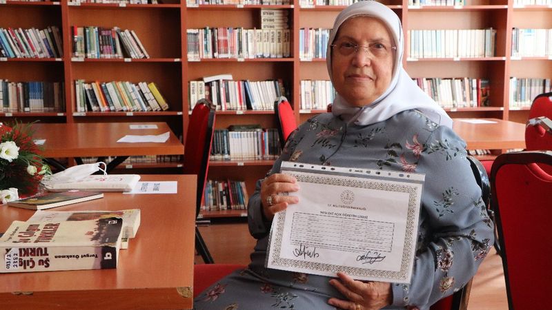 Samsun'da 75 yaşında lise diplomasına kavuştu