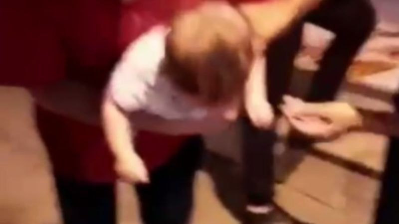 Güngören’de bebeğin boğazına cisim kaçtı