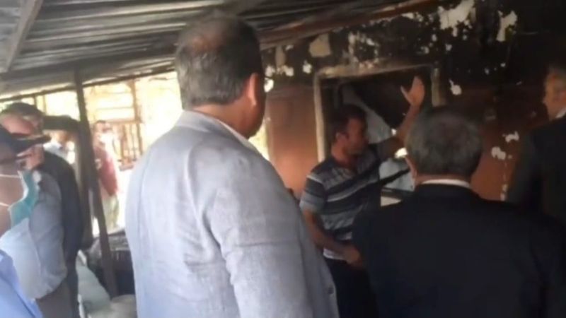 Osmaniye'deki vatandaş, yanan evine İyi Partili heyetin girmesini istemedi