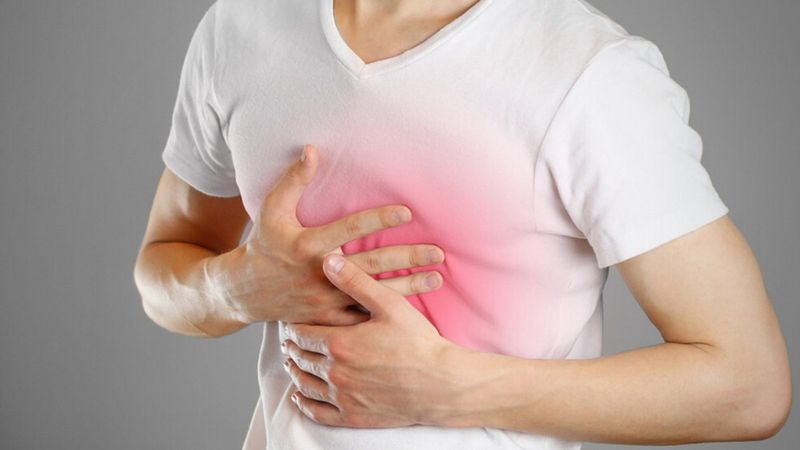 Reflü hastaları sigara ve alkolden uzak durmalı