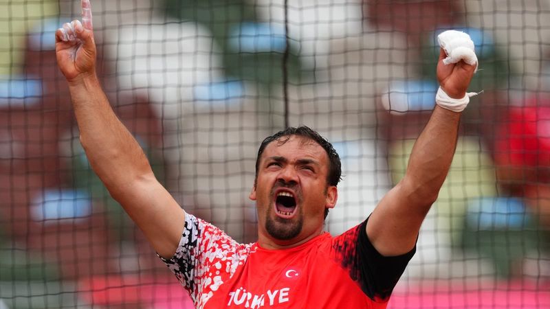 Eşref Apak, çekiç atmada Tokyo'da finale yükseldi