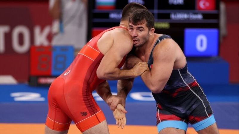 Milli güreşçi Cenk İldem oyunlara veda etti