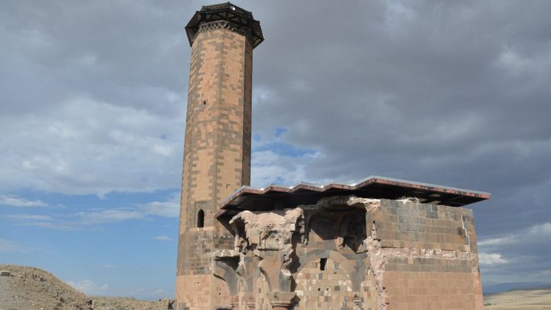 Kars’ta Anadolu’nun ilk Türk camisinde ezan sesi yankılandı